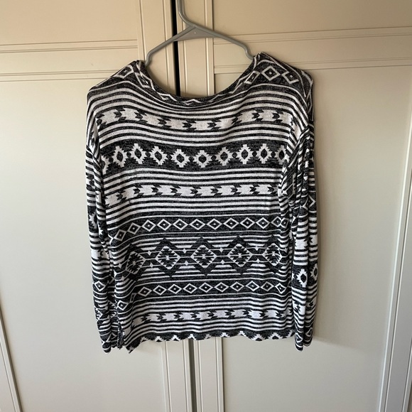 H&M Divided Patterned Sweater - S - Picture 3 of 3